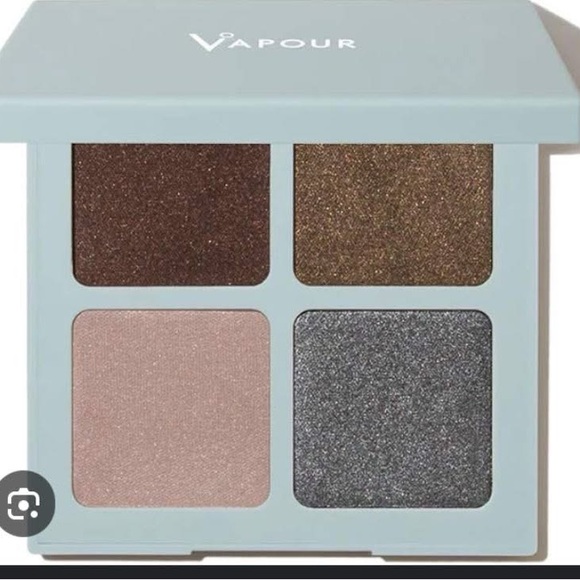 Beauty Makeup Set - Gold and Brown - Picture 3 of 4